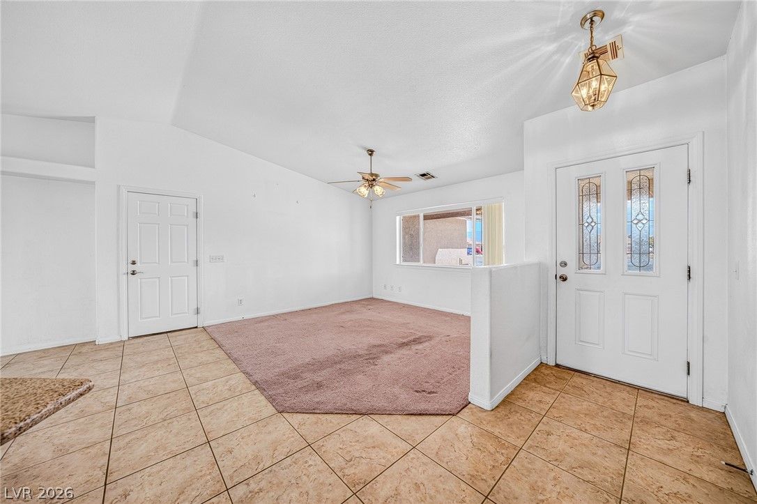 2121 West Labrador Court — photo 3
