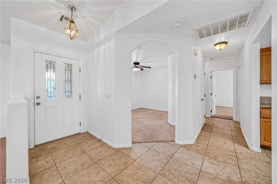 2121 West Labrador Court — photo 4
