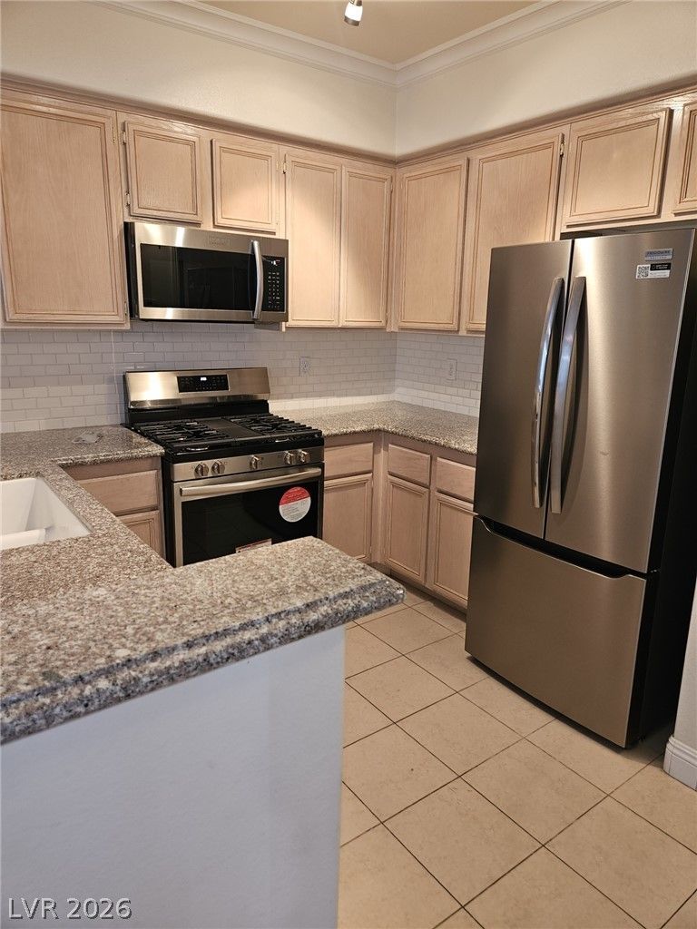 9901 Trailwood Drive 2013 — photo 4 of 13
