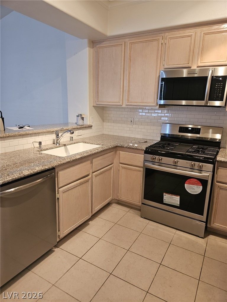 9901 Trailwood Drive 2013 — photo 5 of 13