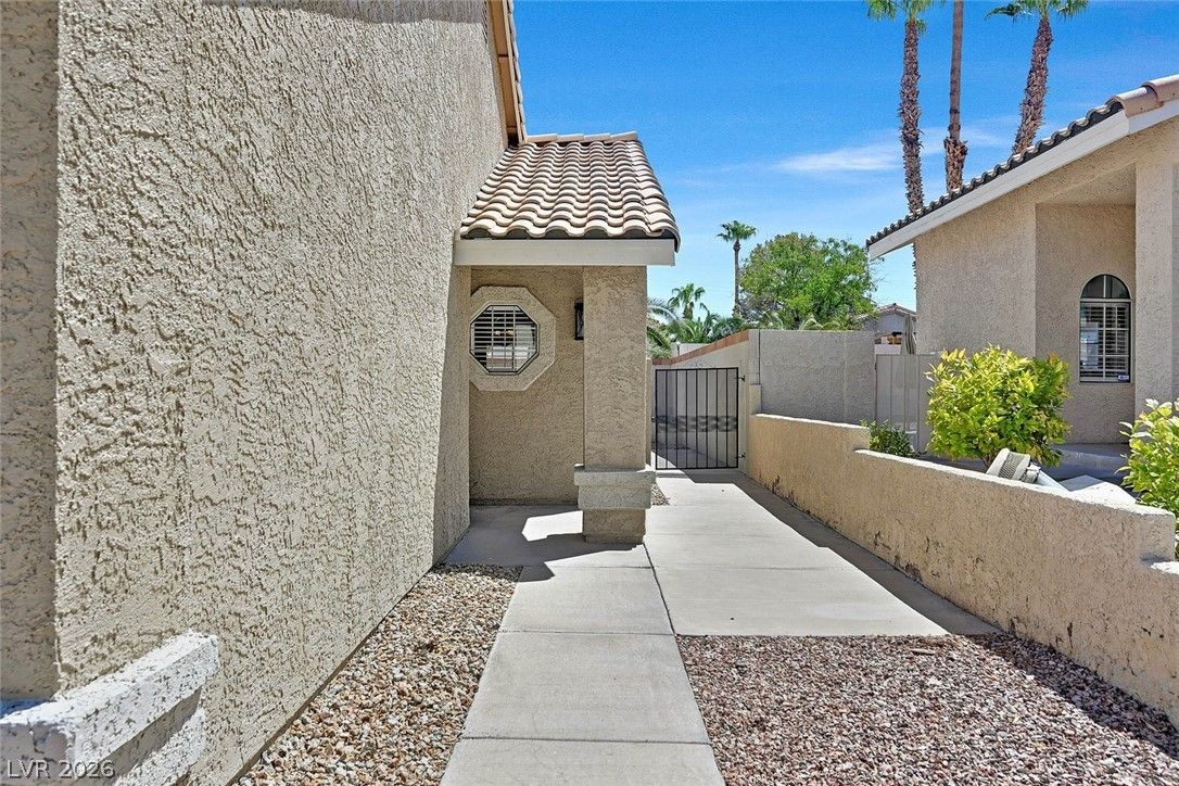 764 Charwood Circle — photo 2