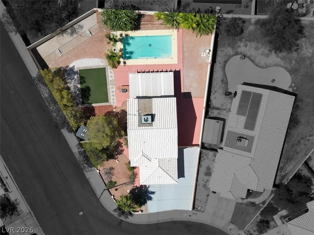 8208 Hydra Lane — photo 3