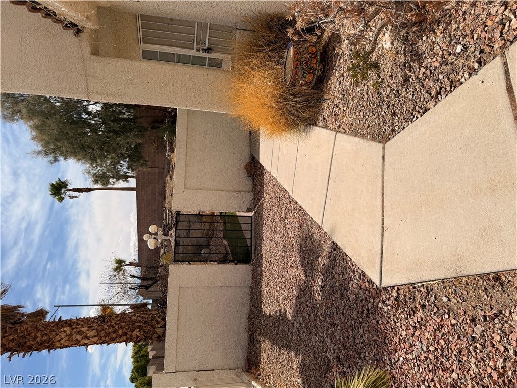 3301 Salmon Creek Drive — photo 2 of 41