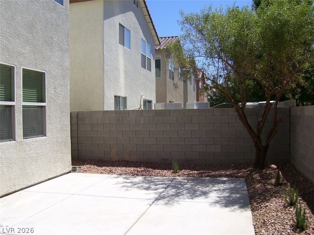 6539 Sunset Pines Street — photo 4
