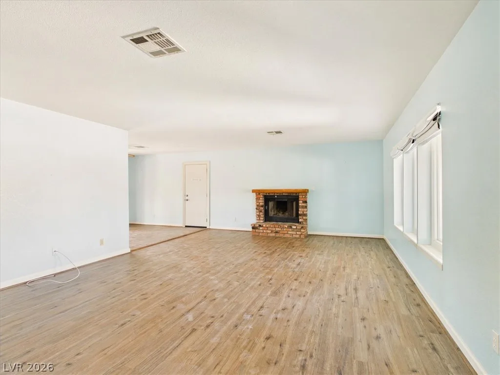 881 East Calvada Boulevard — photo 4