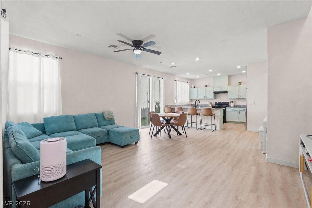 1135 Frye Mesa Avenue — photo 3 of 39