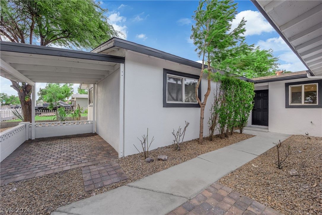 2109 Jansen Avenue — photo 3