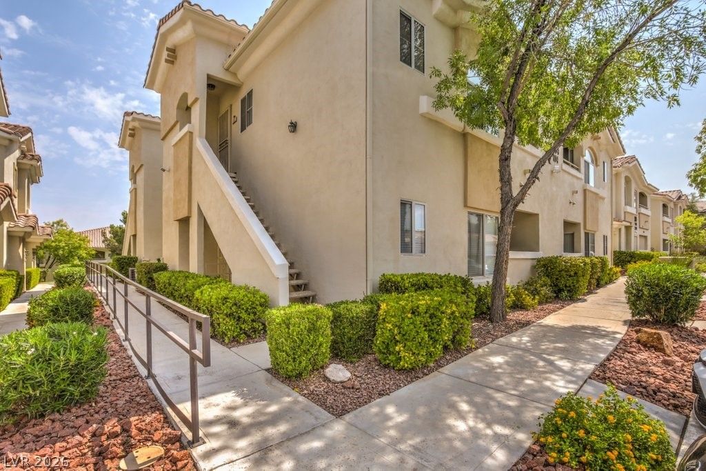 1510 Ruby Cliffs Lane 101 — photo 3