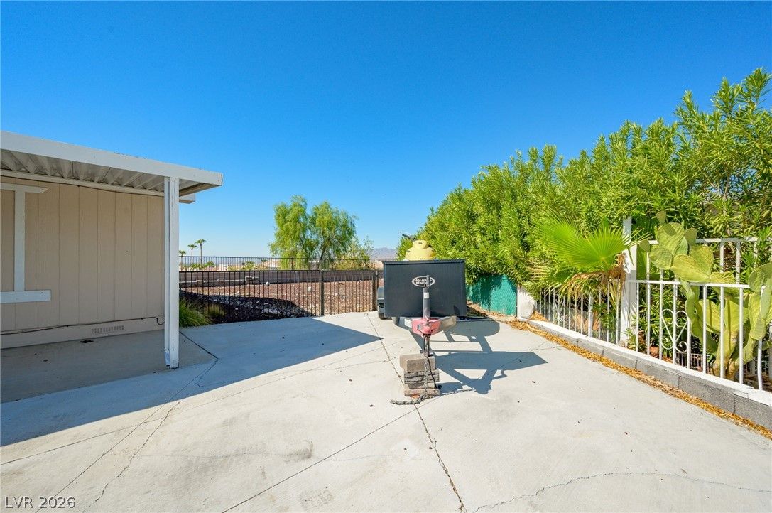 1731 Esquina Street — photo 4