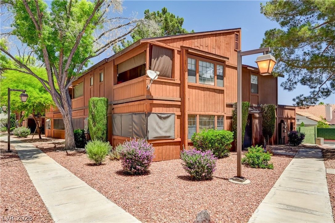 5889 Laredo Street — photo 4
