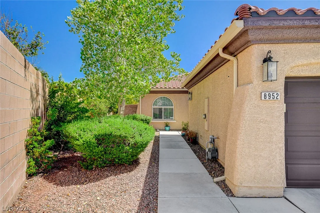 8952 Sandy Isle Court — photo 4