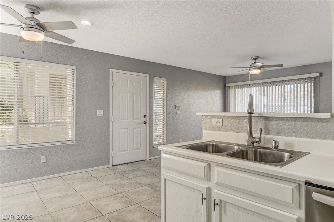 3120 Tarpon Drive 101 — photo 2