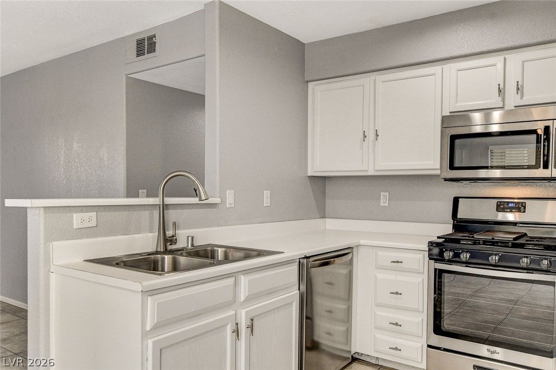 3120 Tarpon Drive 101 — photo 4