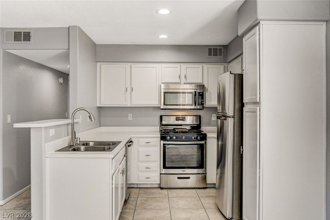 3120 Tarpon Drive 101 — photo 5