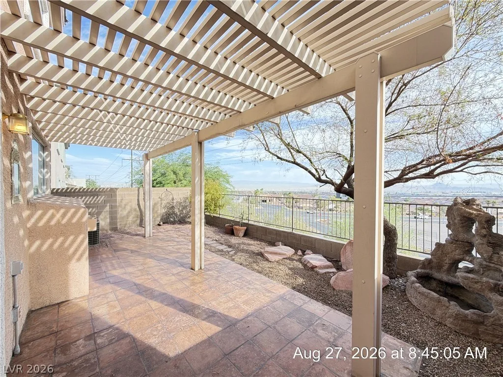 638 SOLITUDE POINT Avenue — photo 5