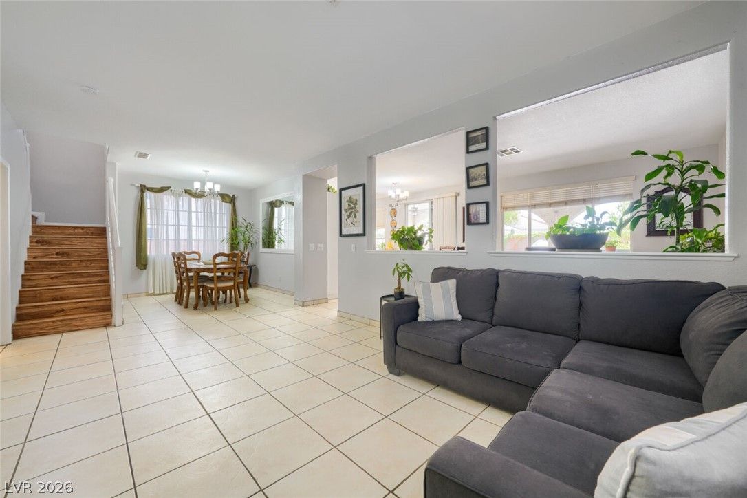 5524 Merriweather Drive — photo 2