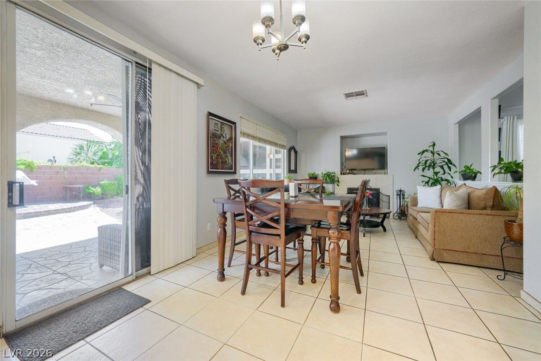 5524 Merriweather Drive — photo 5