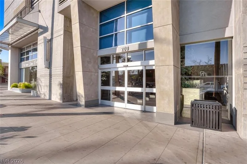 200 Hoover Avenue 1712 — photo 2