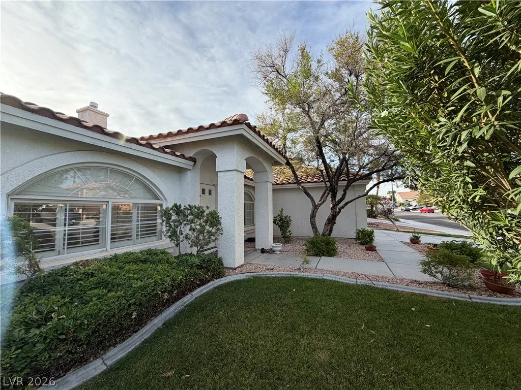 3900 Diamond Ridge Street — photo 2