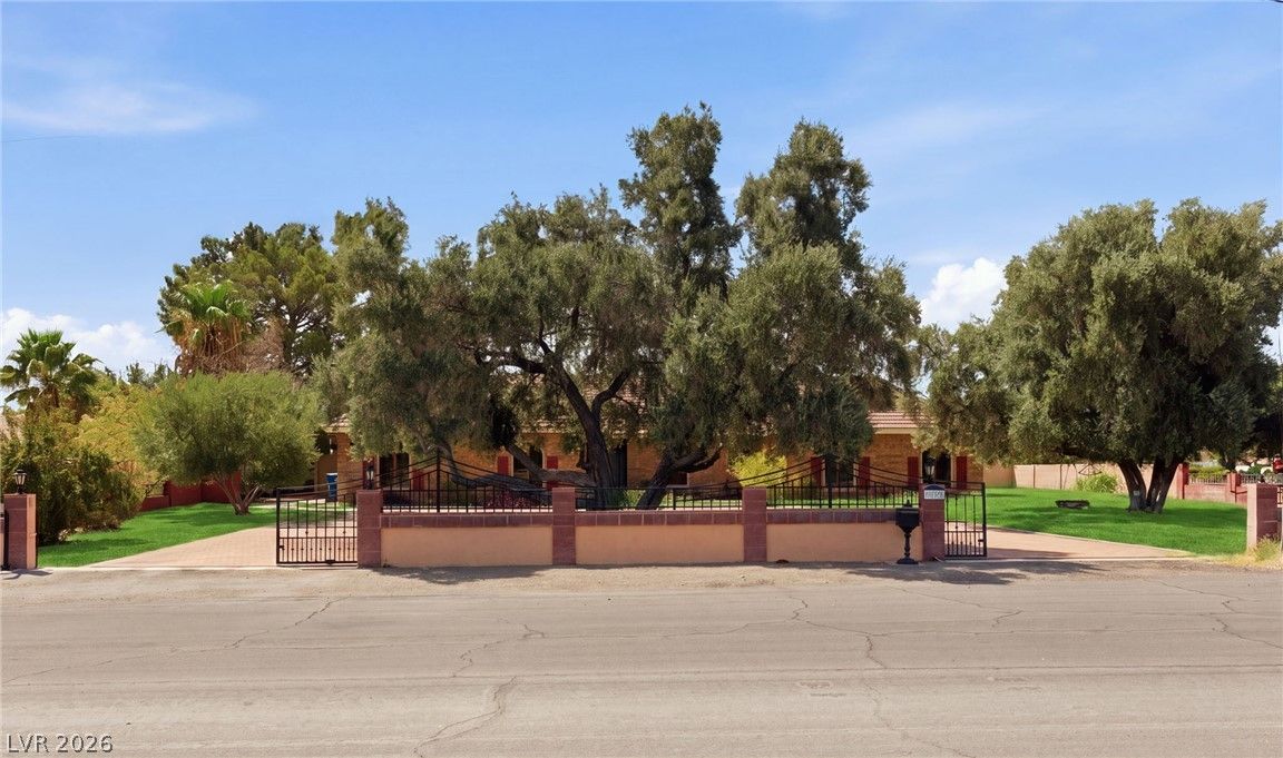 8385 West La Madre Way — photo 2