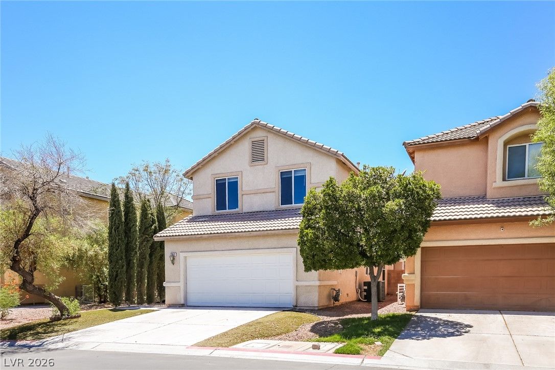 2617 Los Palos Street — photo 4 of 22