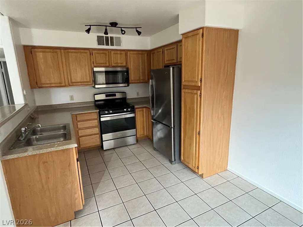 5710 East Tropicana Avenue 1139 — photo 4