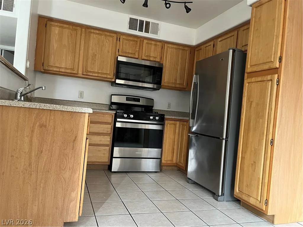 5710 East Tropicana Avenue 1139 — photo 5