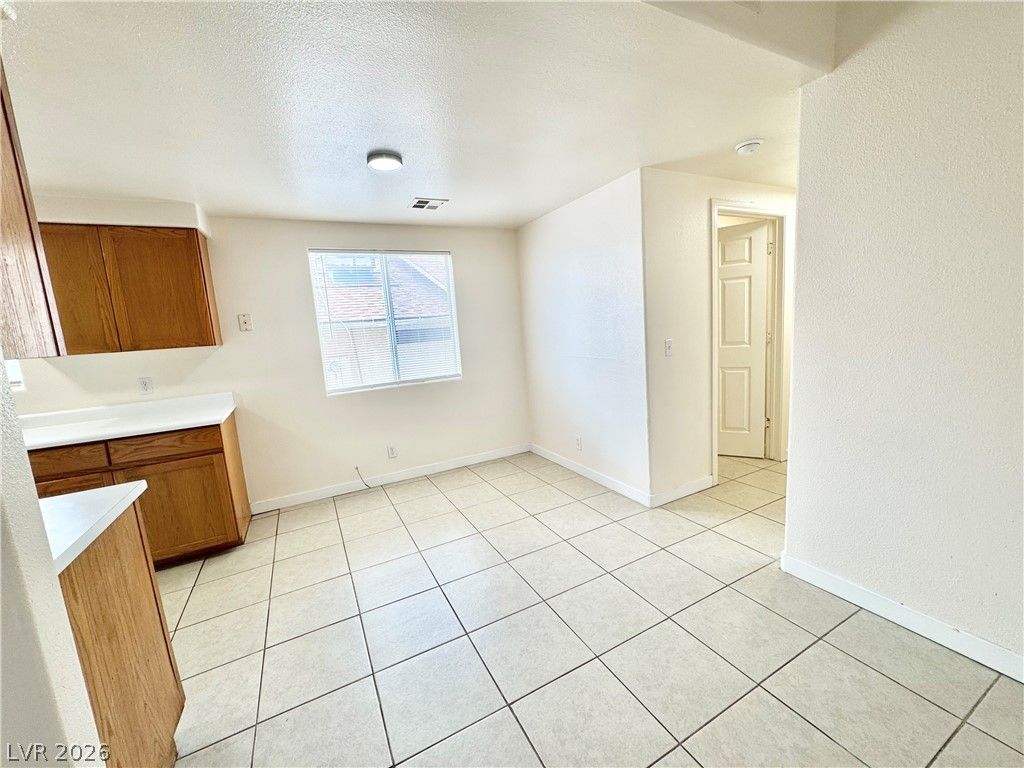 1827 East CALVADA 1 — photo 4 of 12