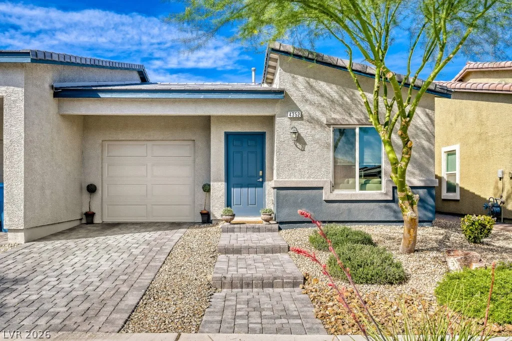 4352 Meadow Glade Avenue — photo 4 of 16