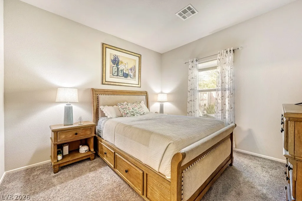 4352 Meadow Glade Avenue — photo 5 of 16