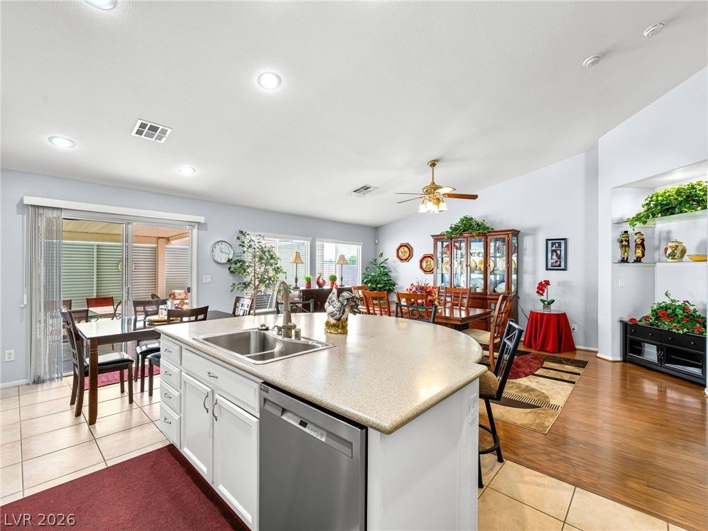 5448 Flying Arrow Place — photo 3