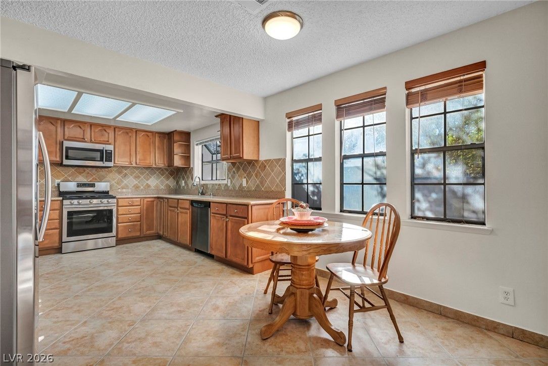 3923 Landsdown Place — photo 4