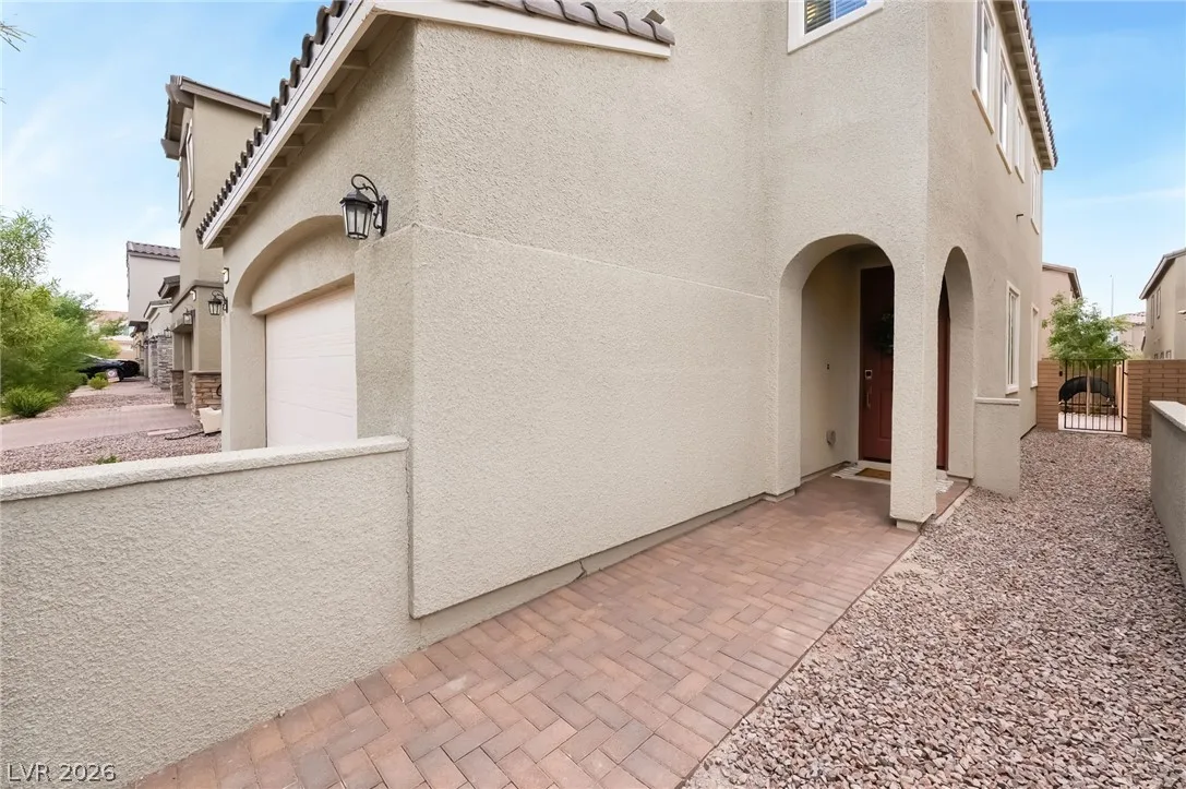 869 Greenspire Street — photo 4