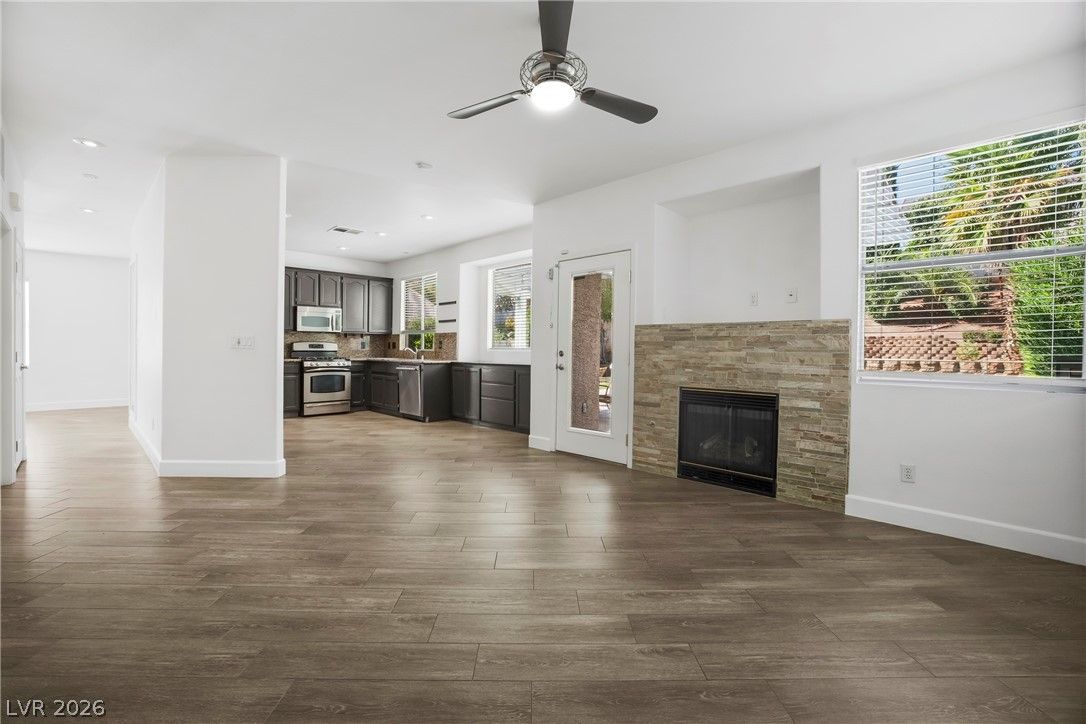 10129 Oakmoor Place — photo 5 of 35
