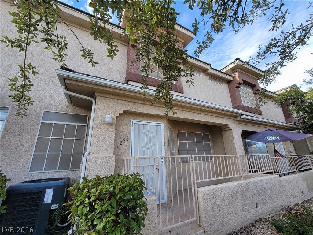 1236 DUSTY CREEK Street — photo 3