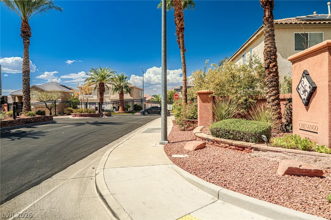 672 Kentons Run Avenue — photo 4
