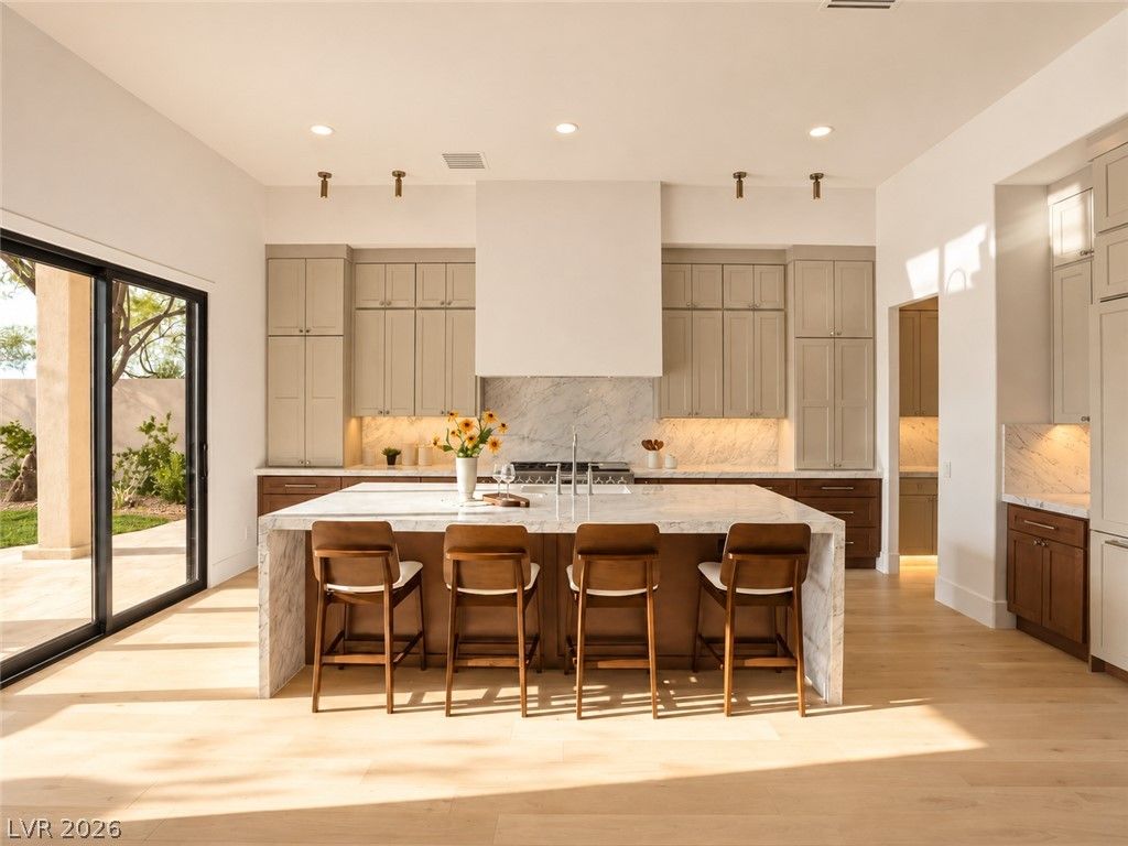 3 Pine Hollow Drive — photo 2 of 15