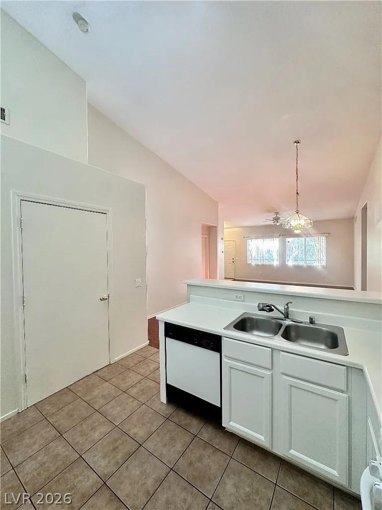2053 Turquoise Ridge Street 202 — photo 3