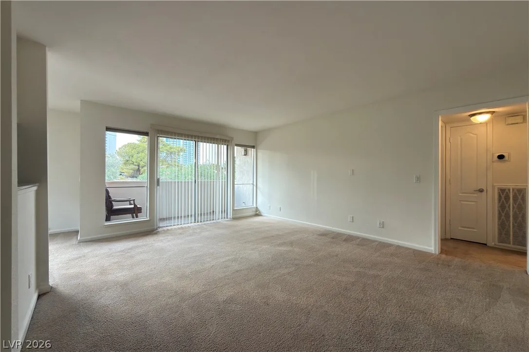 618 Oakmont Avenue 2308 — photo 2