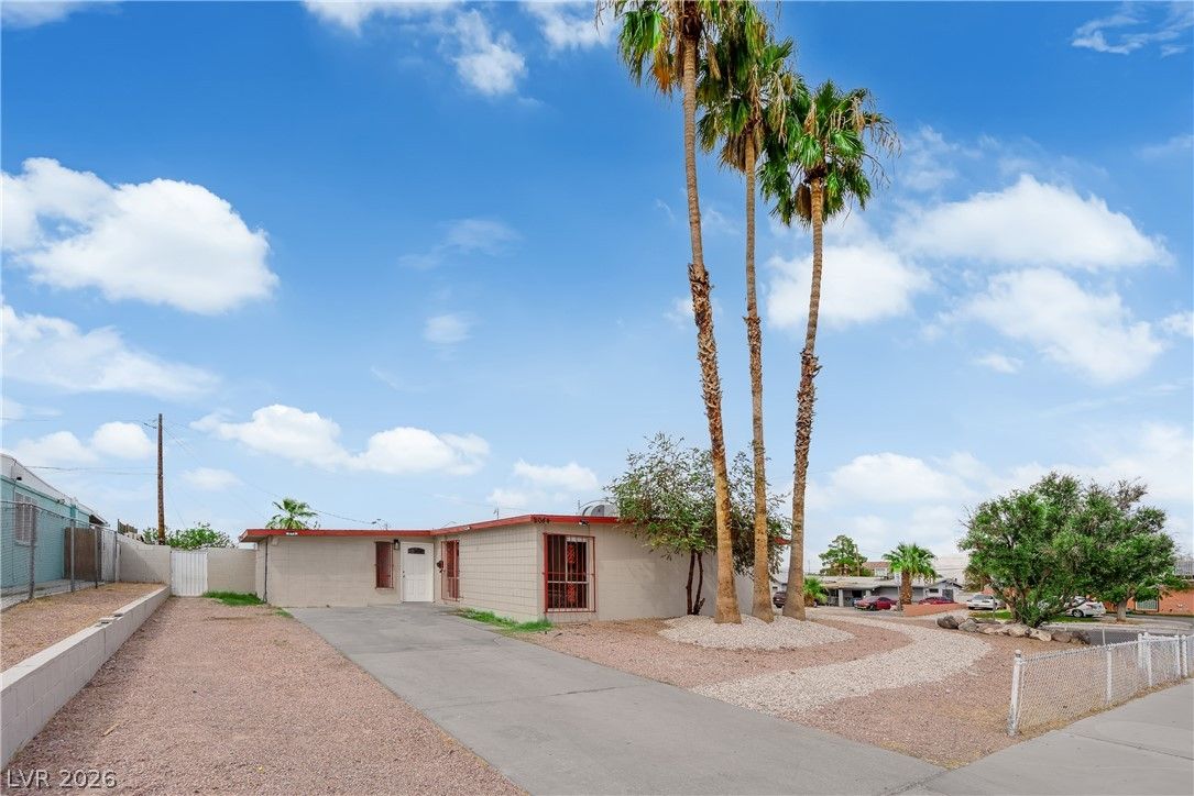 2084 Palma Vista Avenue — photo 1