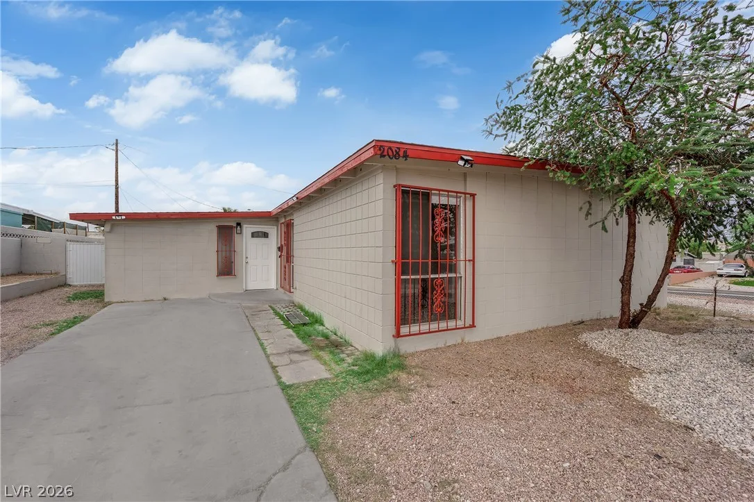 2084 Palma Vista Avenue — photo 2