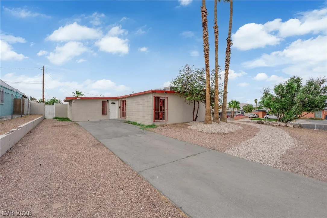 2084 Palma Vista Avenue — photo 3