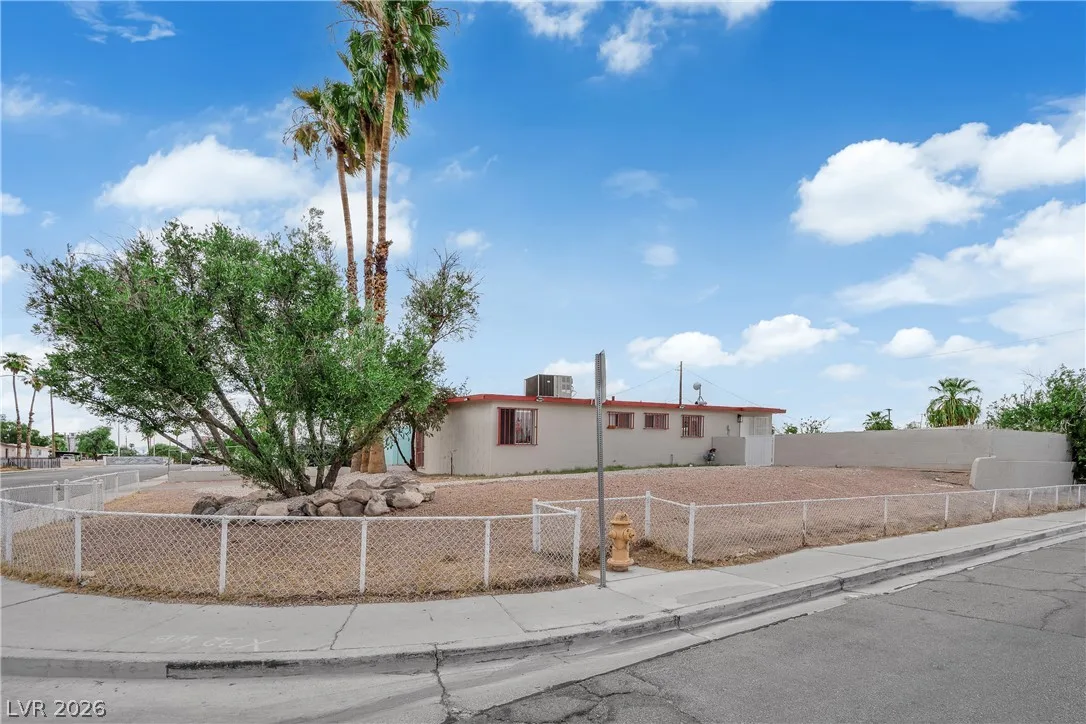 2084 Palma Vista Avenue — photo 4
