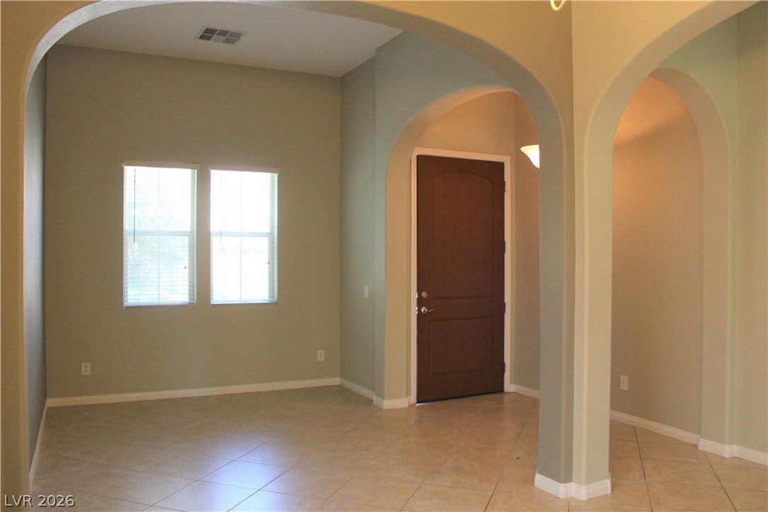 9746 MOUNT DEL MAR Street — photo 4