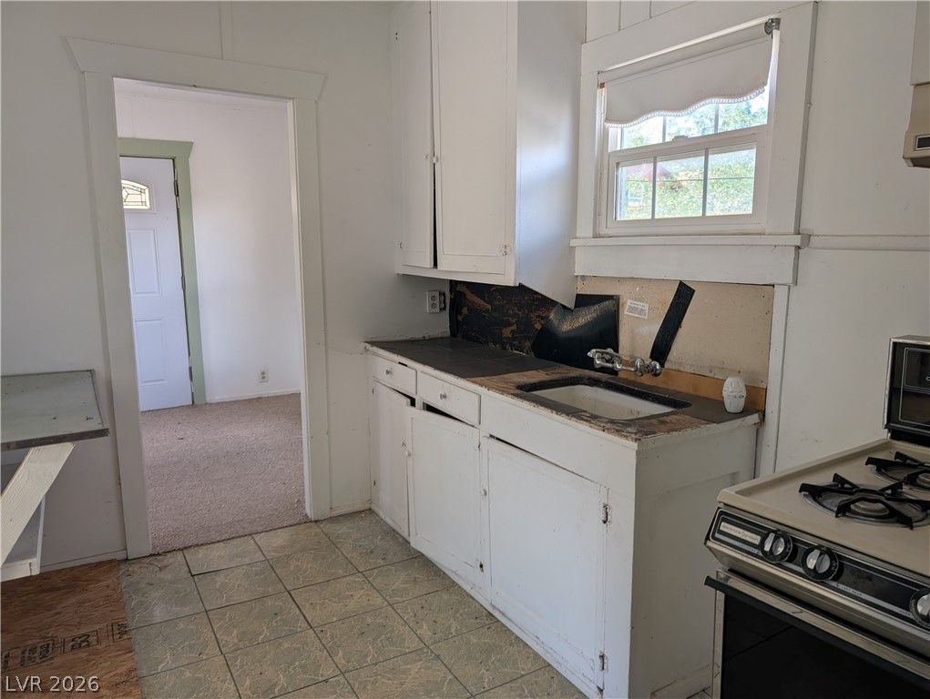 108 Davis Street — photo 5 of 20