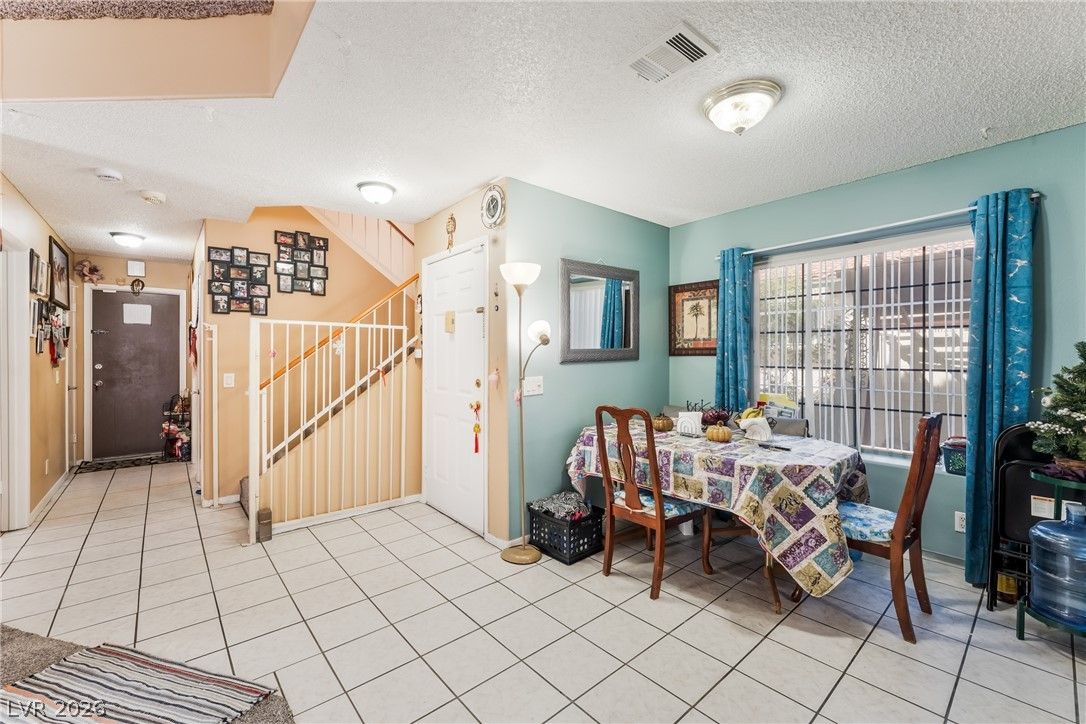 5336 Hollow Brook Avenue — photo 5 of 18