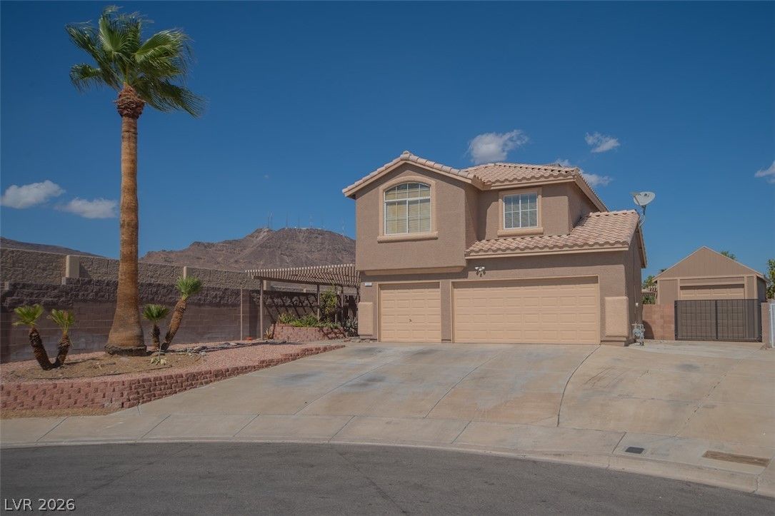 121 Heather Drive — photo 3