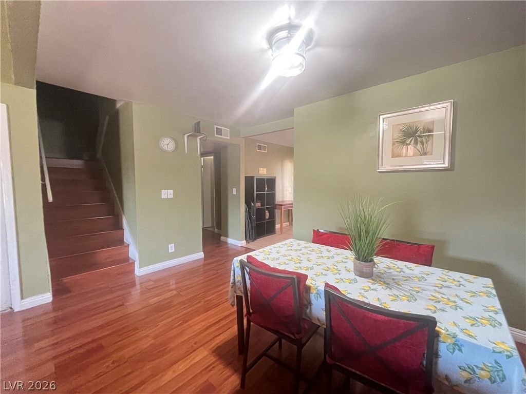 4084 DEERFIELD Avenue — photo 5 of 16
