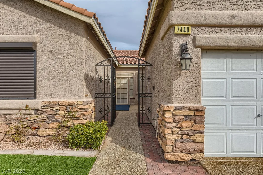 7440 Dry Corral Lane — photo 3