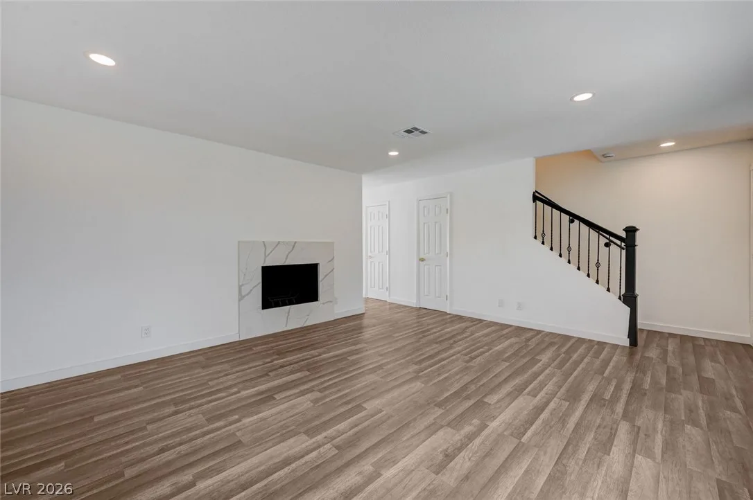 571 Greenbriar Townhouse Way — photo 5